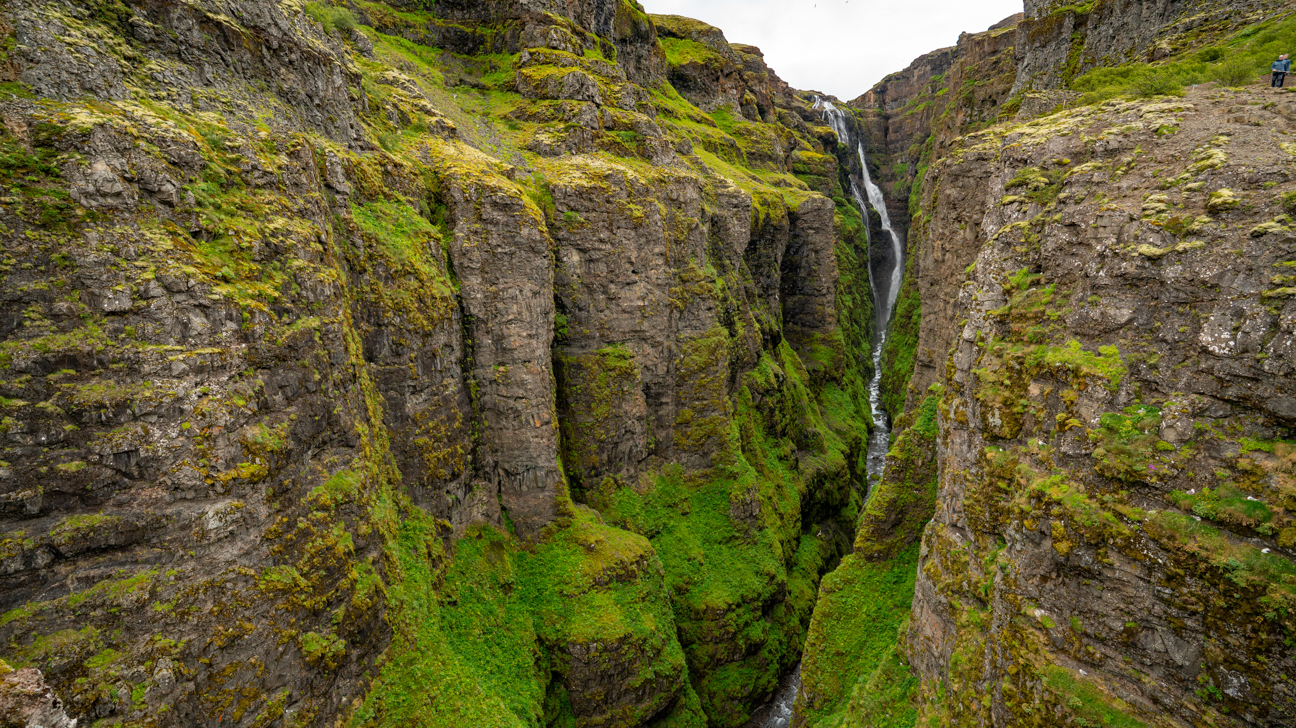 Tag 14 – Glymur & Isländisches Bad